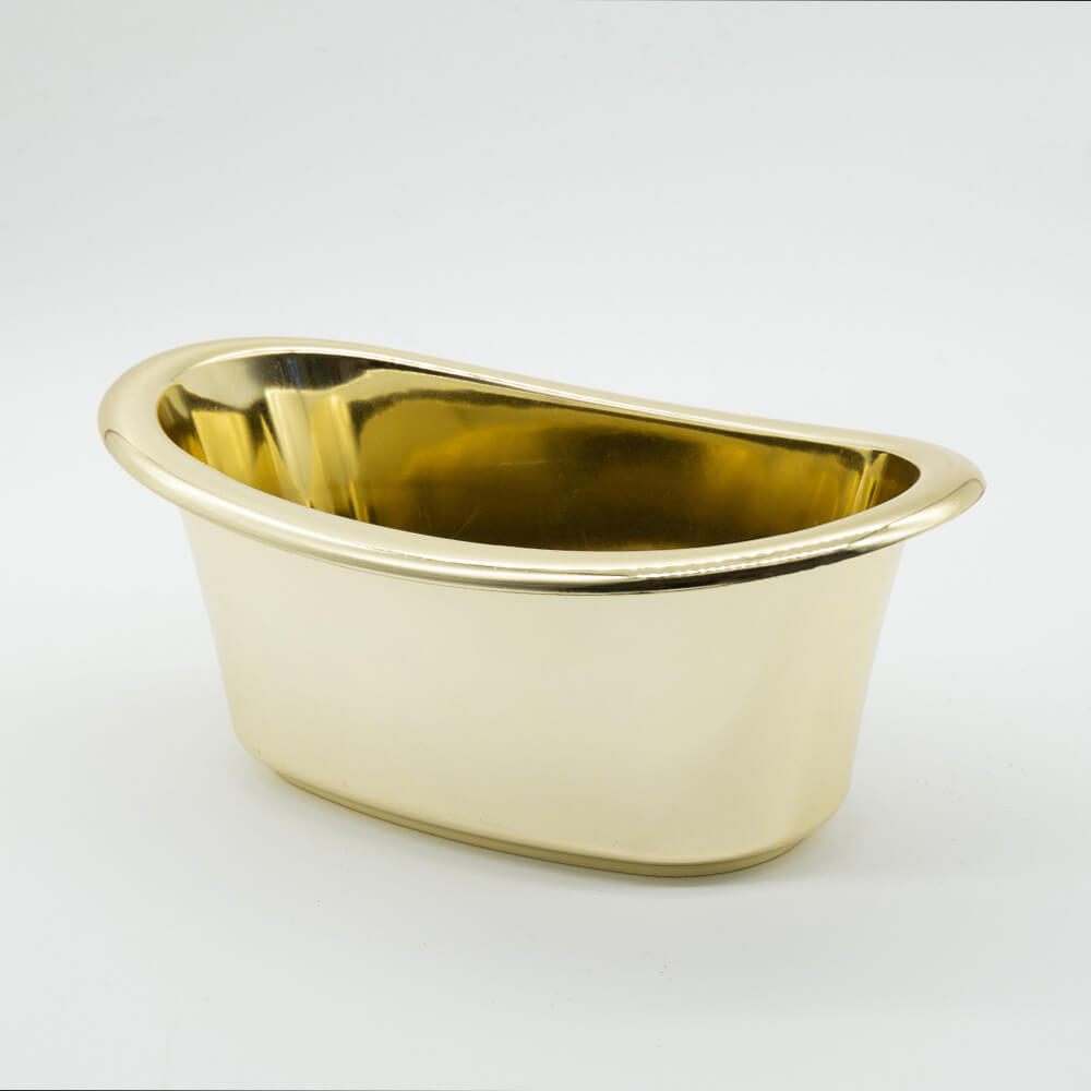 mini plastic bathtub container empty